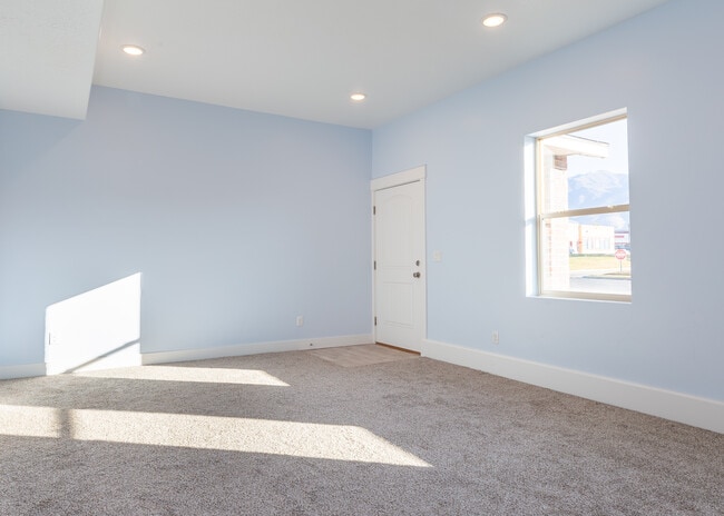Photo - 299 N 200 W