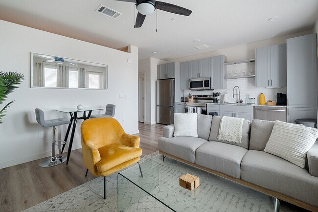 2232 Empire Central Dr Unit SI ID1018240P