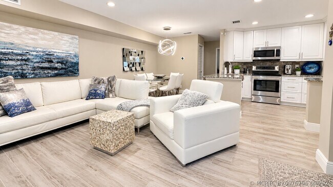 14917 Wedgefield Dr Unit 203