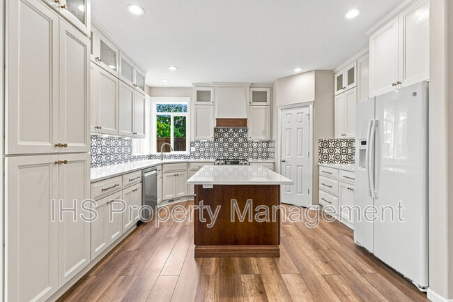 Photo - 9711 Nottingham Dr