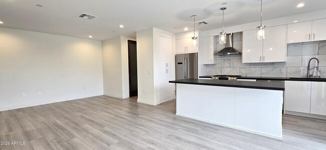 Photo - 506 S Hardy Dr