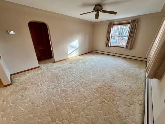 Photo - 744 Horton St