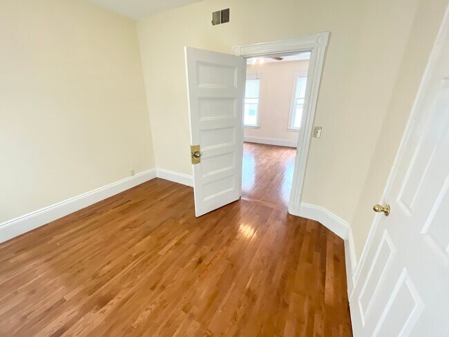 Photo - 50 Crescent Ave Unidad 2T