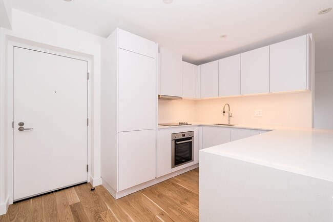 Photo - 240 Oriole Pkwy Unité 503