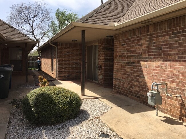 Photo - 421 Sterling Pointe Way
