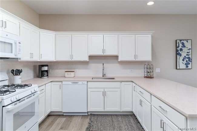 Photo - 6 N Midland Ave