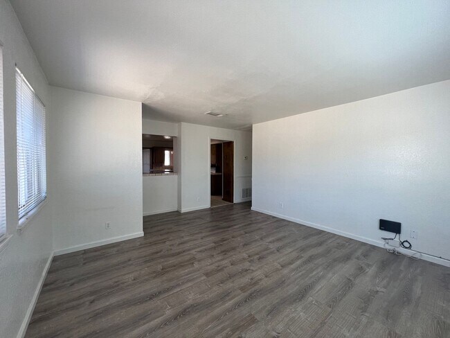 Photo - Beautiful 4 Bedroom 2 Bathroom Home