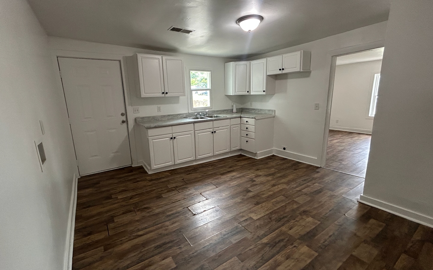 Photo - 5300 Ave I