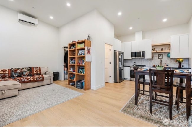 Photo - 520 Columbia St Unidad A