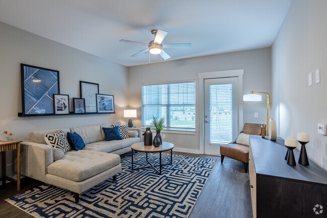 1BR, 1BA - 774SF