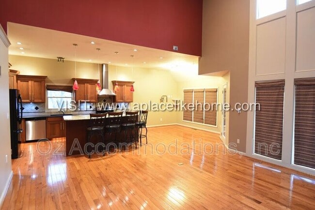 Photo - 1140 SW Huntington Rd