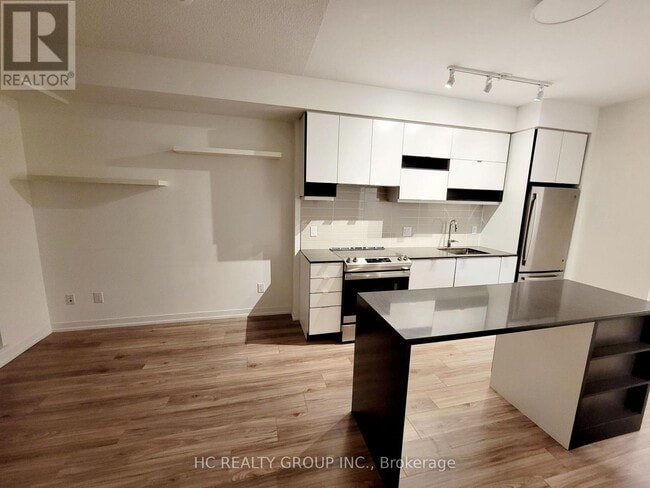 Photo - 4065 Confederation Pkwy Unit 4205