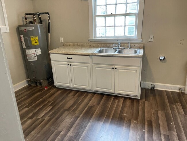 Photo - 1013 Valley Rd Pl