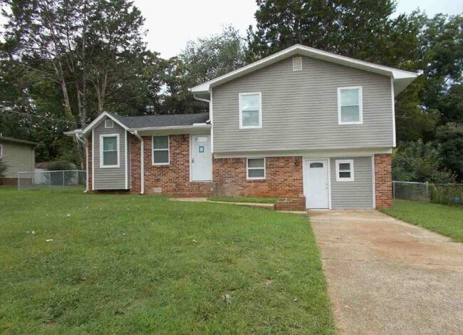 Building Photo - 3607 Oakdale Cir NW