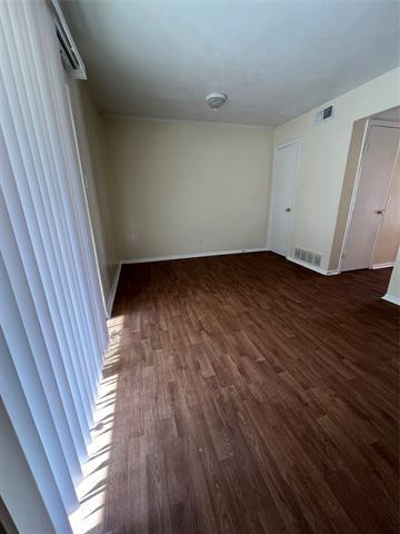 Photo - 5221 Grovewood St