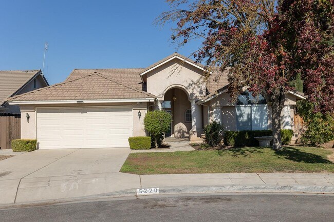 Photo - 5220 W Fallbrook Ave House