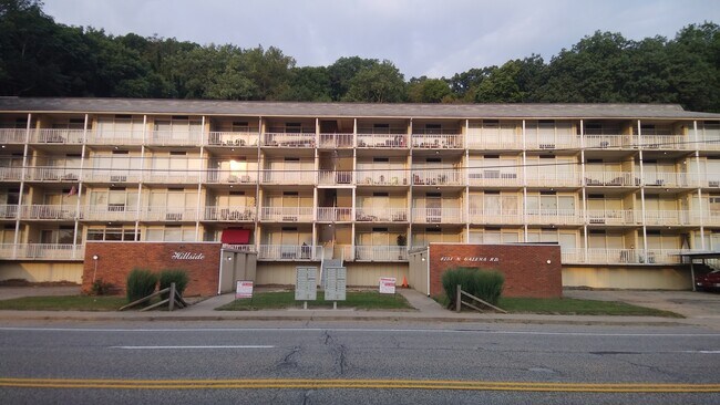 The Hillsides - The Hillsides Apartments