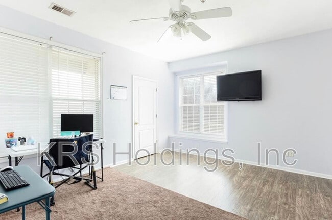Photo - 1075 Grand Oak Ln