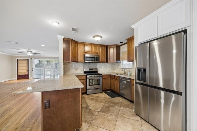 Photo - 1221 Aurora St