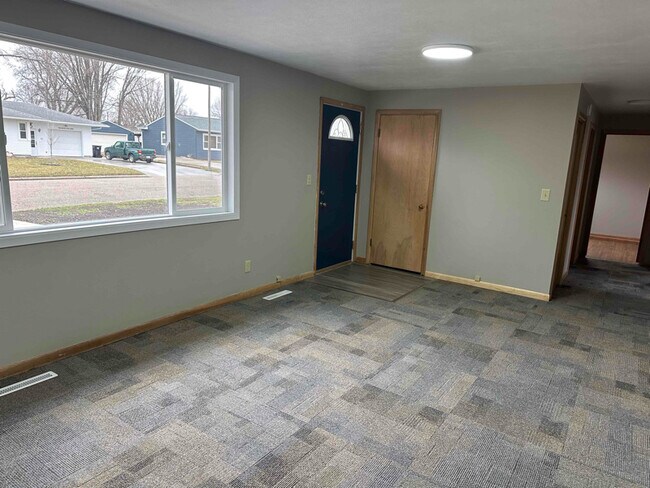 Photo - 430 2nd St NW