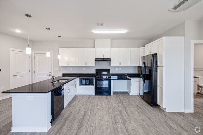 3BR, 2BA - 1,200SF - Kitchen - Urbana at Hioaks