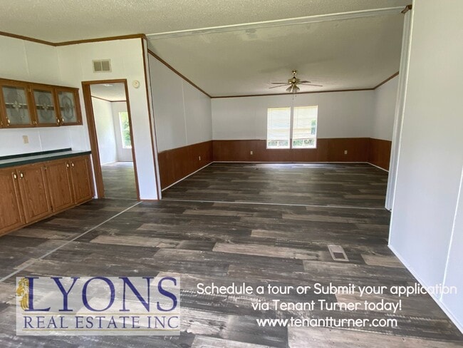 Photo - 607 Crestview Dr