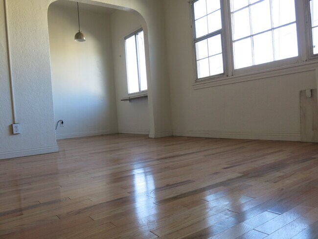 Photo - 606 N Occidental Blvd Unidad 212