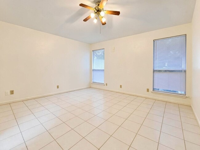 4605 High Pointe Dr