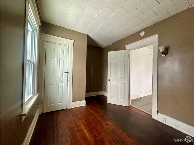 Building Photo - 39 Parkridge Ave Rental