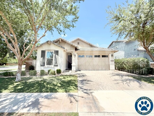 Building Photo - 4336 E Mesquite St Rental