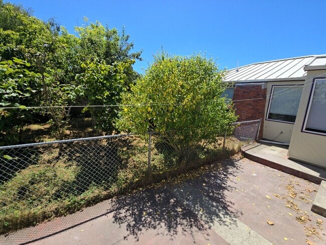 Photo - 4BD/2BA Eureka home close to schools, medical services