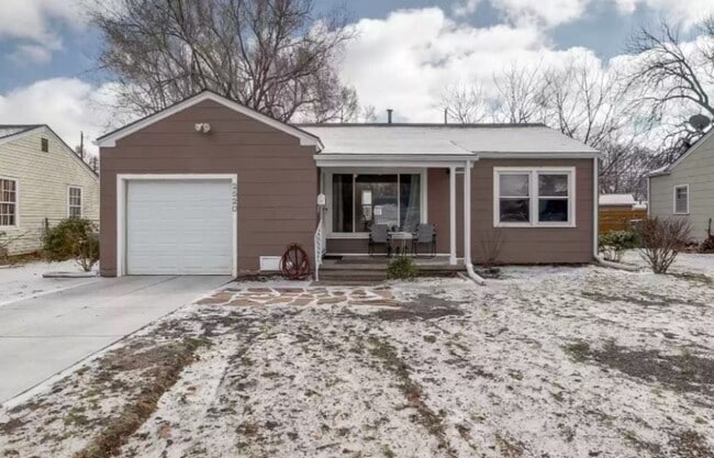 Building Photo - 2520 S twin Oaks St Rental
