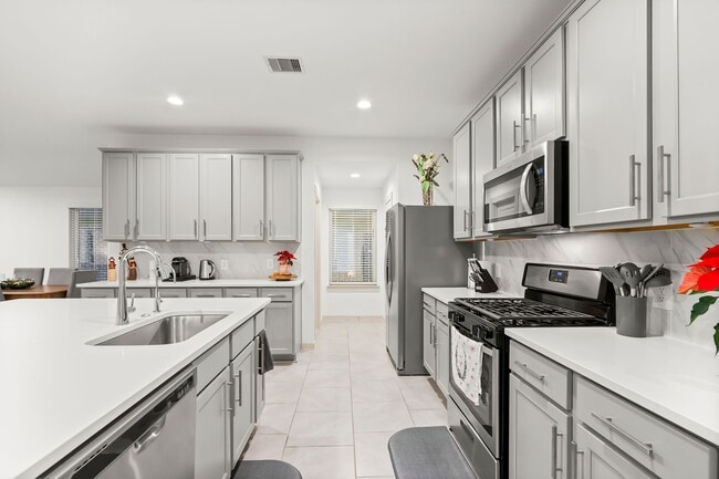 Photo - 29506 Gordon Sevilla St