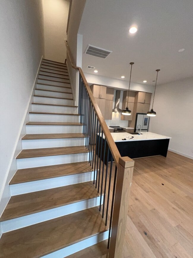 Photo - 2414 Gray St