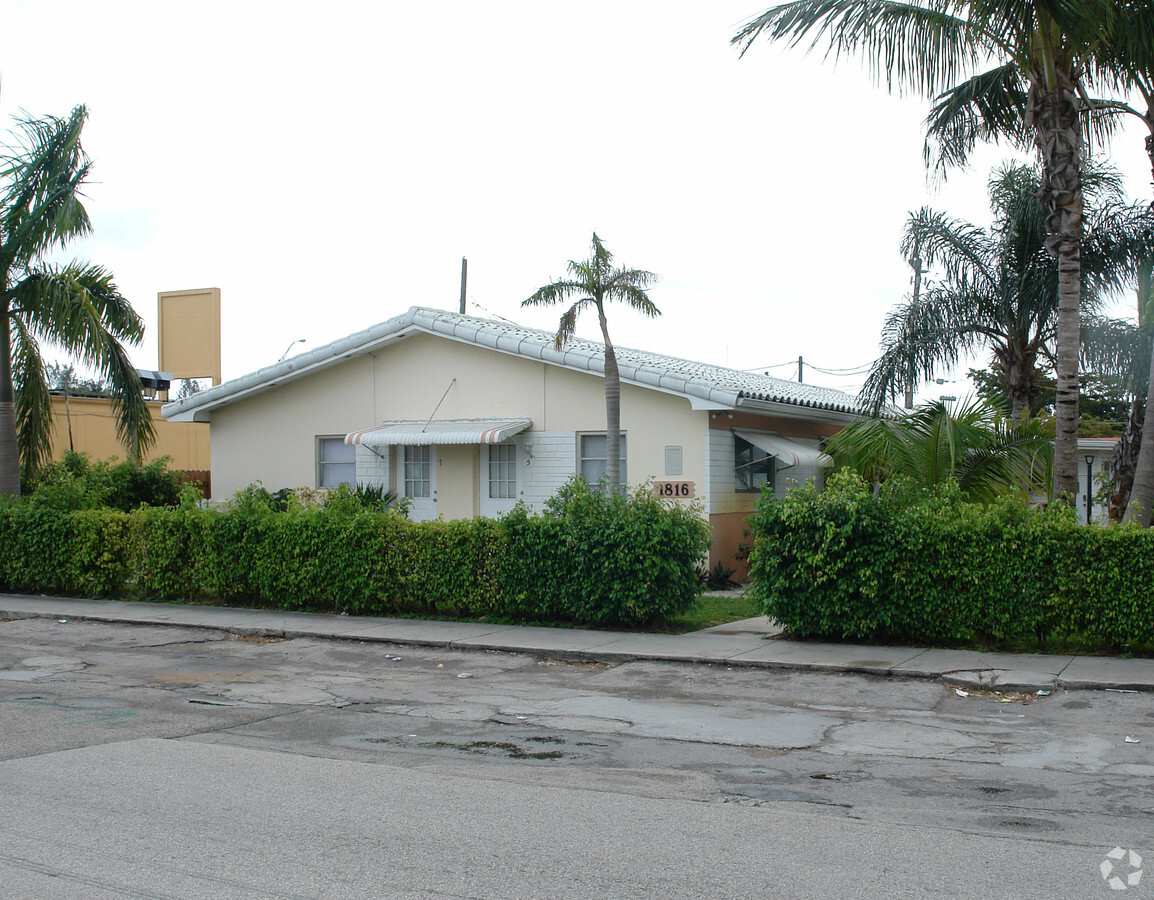 Hollywood Host Apartments - Hollywood Host Apartments