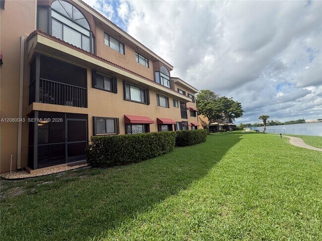 Photo - 15535 Miami Lakeway N Unit 107