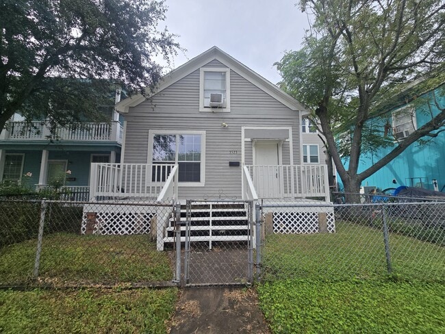 Building Photo - 3523 Winnie St