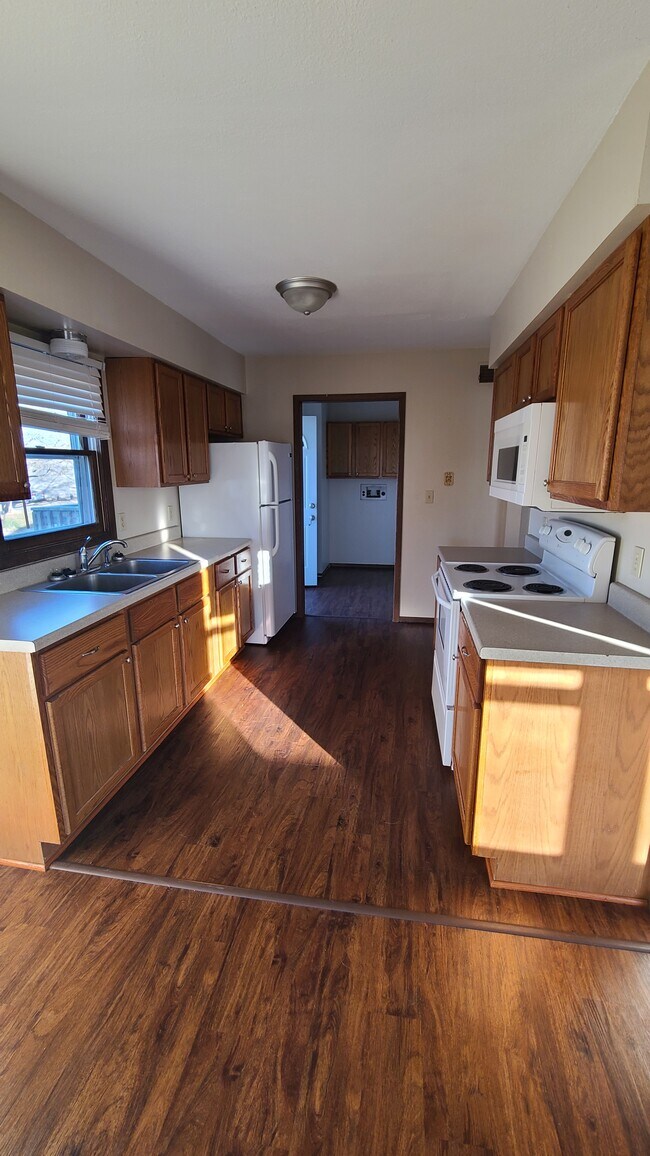 264 W M Ave Townhome Townhome Rental in Nevada IA