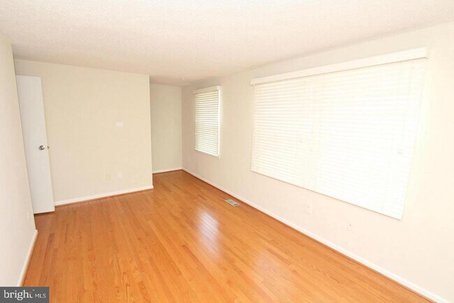 Photo - 3288 Wyndale Ct