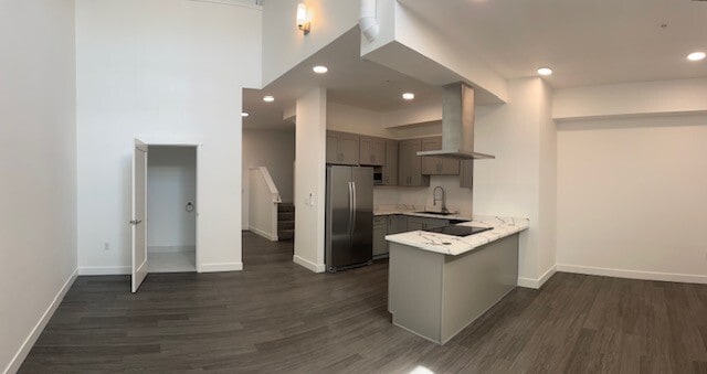 BRAND NEW 2x2.5 LOFT