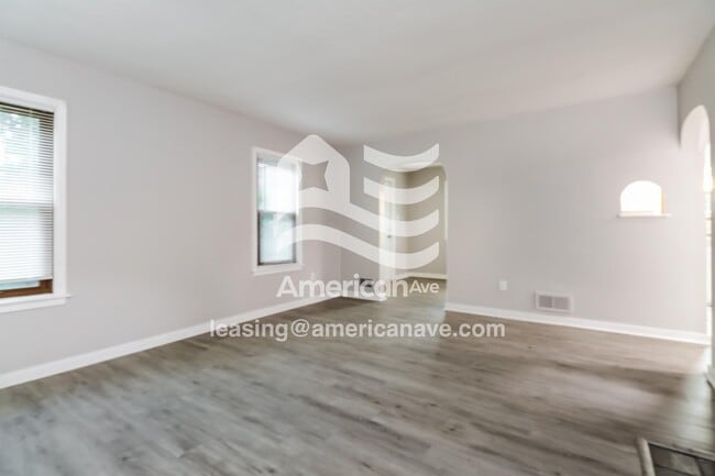 Photo - 1753 N Main St