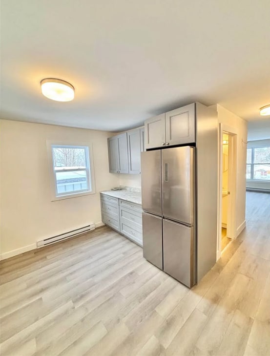 Photo - Beautifully Renovated 3-Bedroom, 2-Bathroom Apartment! Unité B