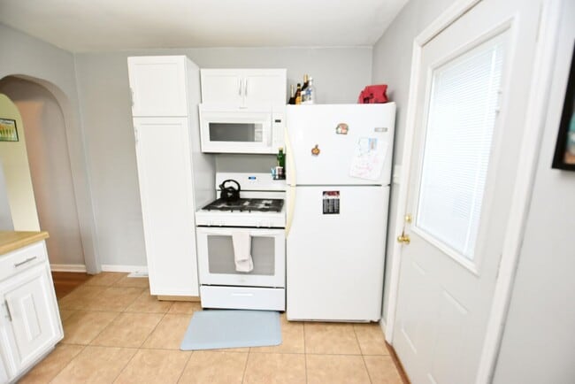 Photo - Fully furnished home, 3 bedroom 2 full baths