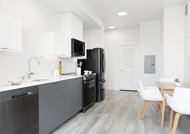 Photo - 700 N Spaulding Ave Unit 214