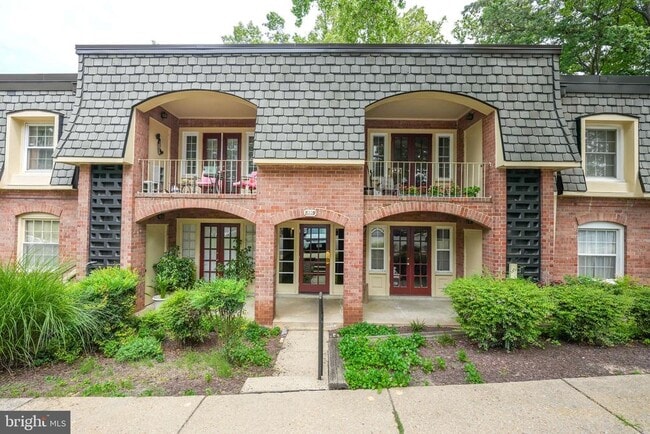 Building Photo - 8229 Kings Charter Ln Unit 96 Rental