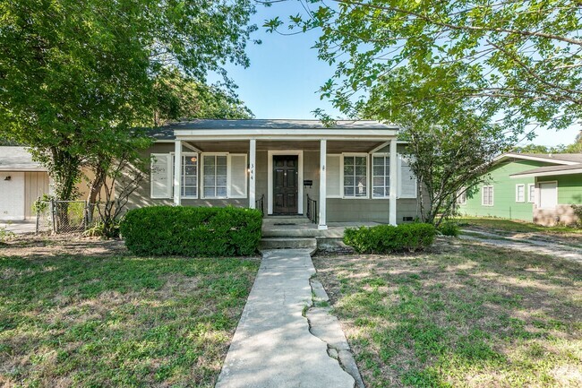 Building Photo - 2-BEDROOM HOME IN MONTICELLO PARK