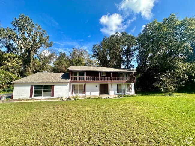 Building Photo - Discover Timeless Charm in Buckingham West Rental