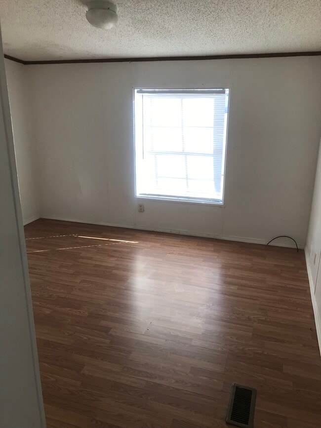 Photo - 4965 Gladys Owens St