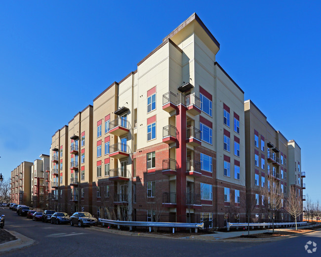 Building Photo - Lofts at City Center