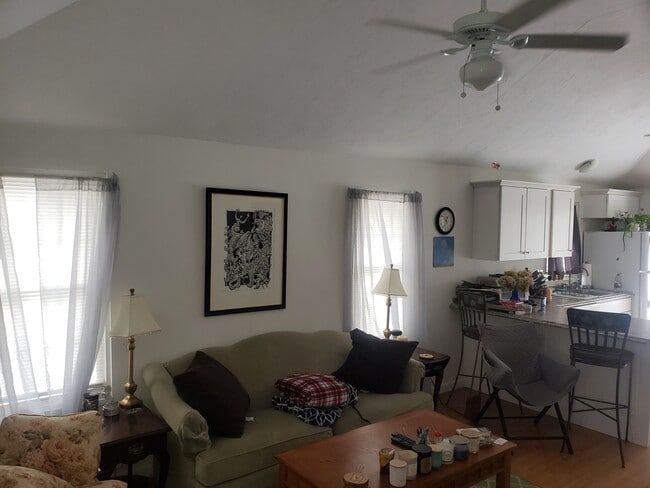 Photo - 930 W Shore Rd